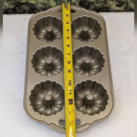 Nordic Ware Cast Aluminum Nonstick 65th Anniversary Bundtlette Cake Pan - Picture 7 of 9